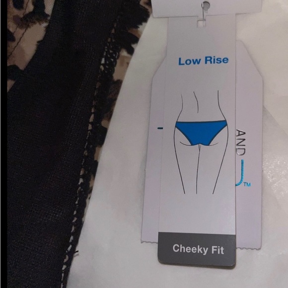 NWT, Time and Tru Animal Print Swim Bottom,                  Size 3X (24W-26W) - Picture 8 of 9